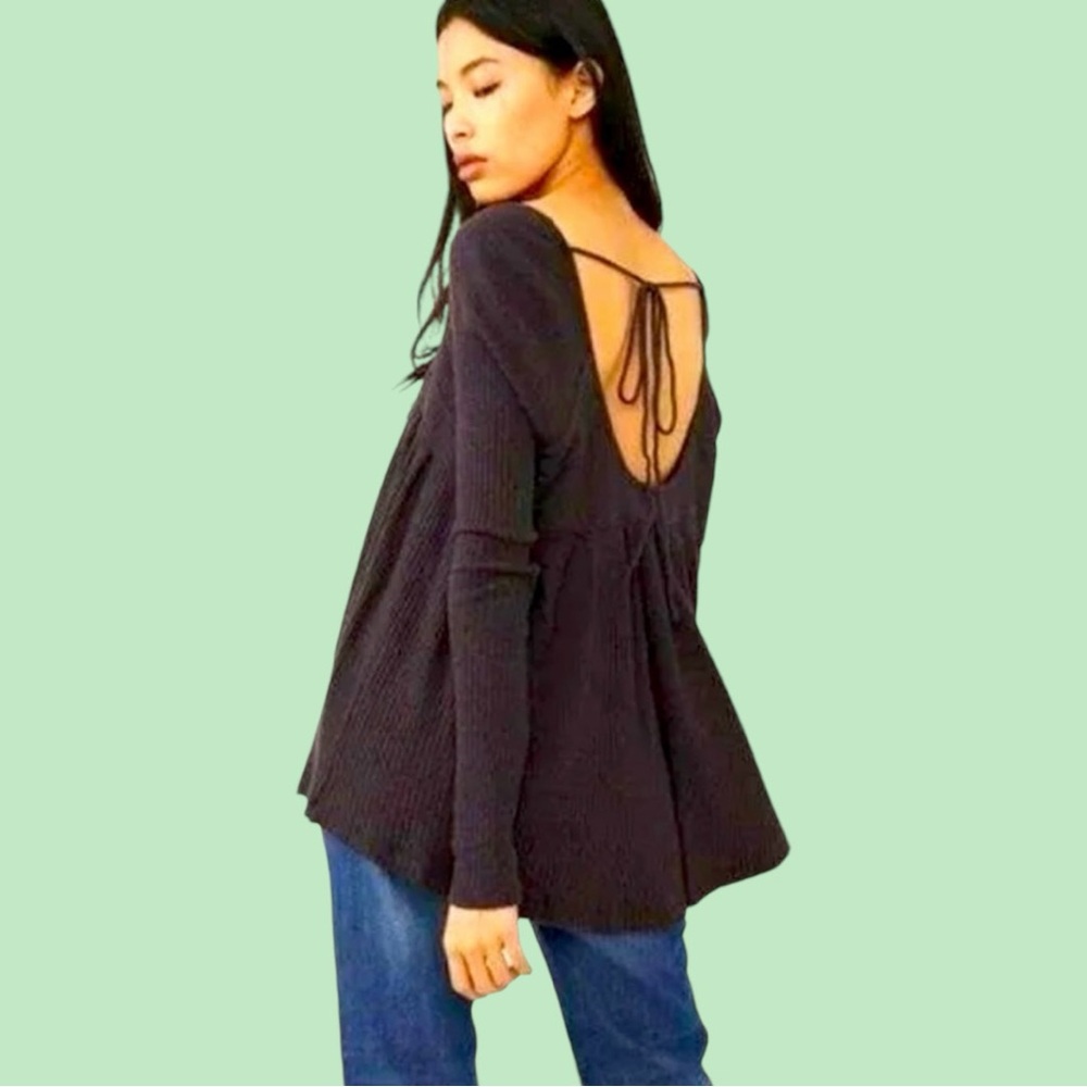 🌷Spring Fling Sale~🐝Free People, NWT, Sz M, Black babydoll w/ LS & deep neckline